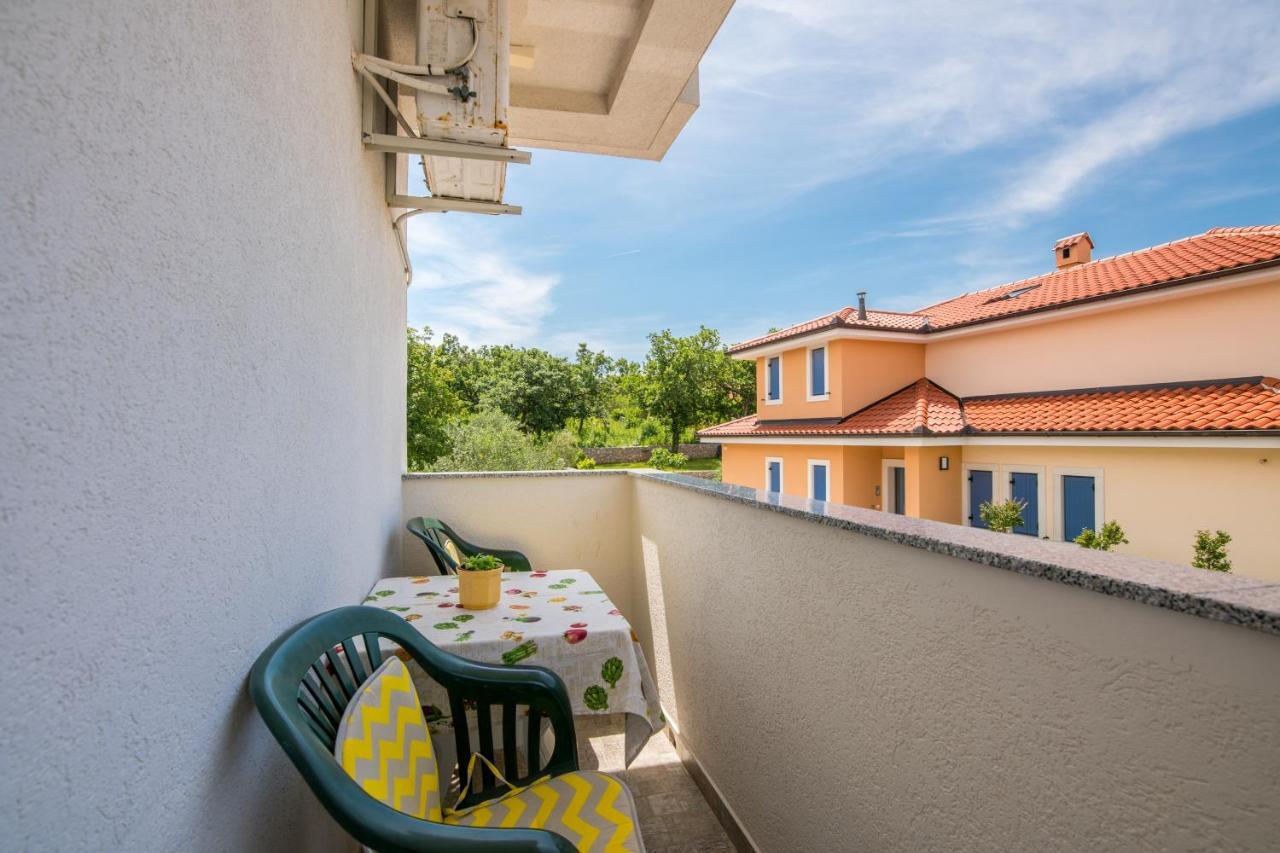 Apartment Mira 3 Климно Экстерьер фото